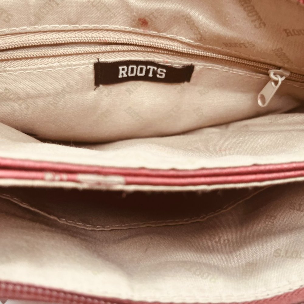 Vintage Roots Leather Crossbody Bag – 1990s - Picture 6 of 10